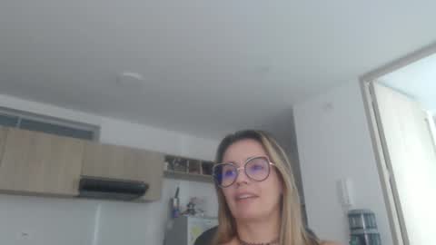 latinpaprika online show from February 21, 2025, 2:27 pm