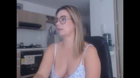 latinpaprika online show from February 25, 2025, 11:41 am