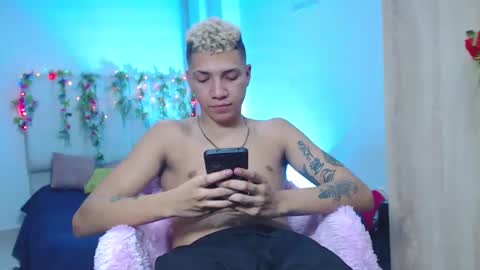 latinsexyboy01 online show from December 19, 2025, 1:56 am