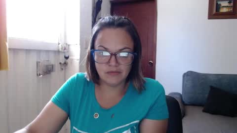 Snapshot of lau16310 chatting on June 19, 2026, 6:23 pm Laura online show from June 19, 2026, 6:23 pm