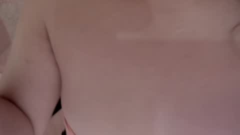 Snapshot of lau_123x chatting on February 11, 2025, 2:57 am Laura online show from February 11, 2025, 2:57 am