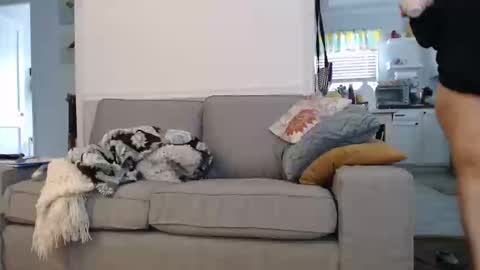 LauLauMa online show from February 15, 2025, 6:44 pm