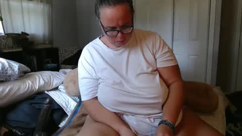 LauLauMa online show from September 19, 2025, 4:51 pm