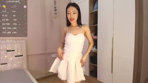 Lauma online show from April 27, 2026, 2:31 am