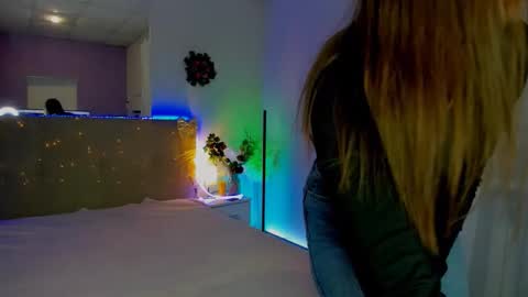 Laura online show from December 17, 2025, 5:57 am