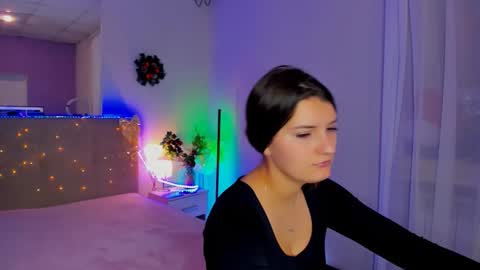 Laura online show from January 5, 2026, 5:27 pm