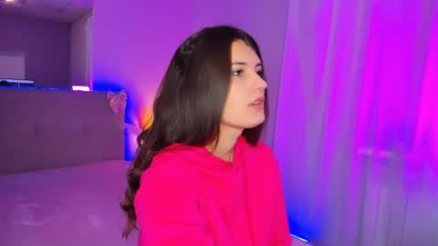 Laura online show from April 25, 2026, 5:10 am