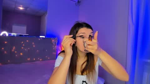 Laura online show from May 1, 2026, 5:12 am