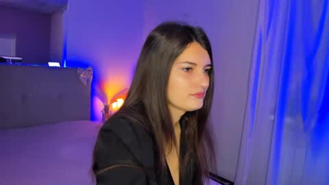Snapshot of laura__leee chatting on May 27, 2026, 5:04 am Laura online show from May 27, 2026, 5:04 am