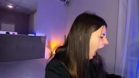 Laura online show from July 8, 2026, 5:01 am