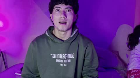 Snapshot of laura_and_kevin chatting on September 19, 2025, 2:07 pm laura_and_kevin online show from September 19, 2025, 2:07 pm