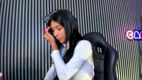 Laura online show from February 7, 2025, 1:01 pm