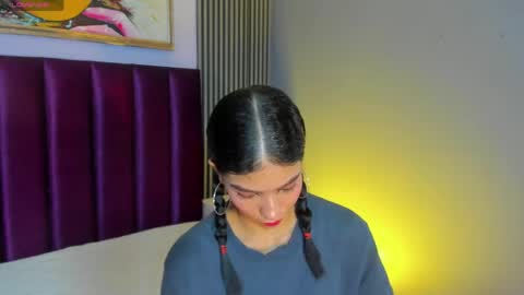 Laura online show from April 25, 2026, 12:30 pm