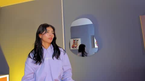 Snapshot of laura_aristizabal_19 chatting on May 31, 2026, 6:09 pm Laura online show from May 31, 2026, 6:09 pm