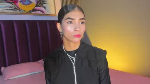 Snapshot of laura_aristizabal_19 chatting on June 10, 2026, 12:04 pm Laura online show from June 10, 2026, 12:04 pm