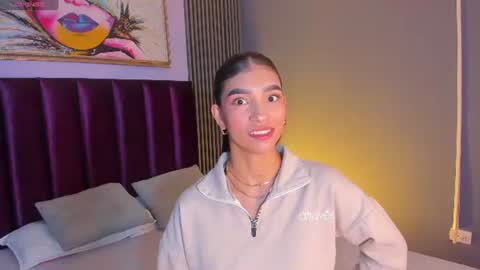 Snapshot of laura_aristizabal_19 chatting on July 22, 2026, 12:19 pm Laura online show from July 22, 2026, 12:19 pm