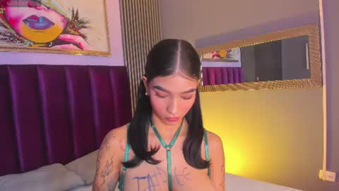 Snapshot of laura_aristizabal_19 chatting on July 28, 2026, 2:13 pm Laura online show from July 28, 2026, 2:13 pm