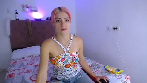 LAURA online show from February 18, 2025, 2:27 pm