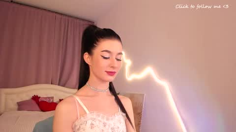 Laura online show from January 11, 2026, 11:10 pm