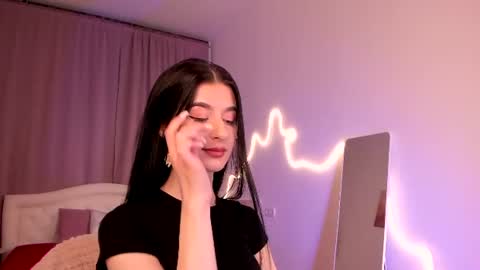 Laura online show from July 8, 2026, 8:46 pm