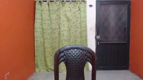 Snapshot of laura_craizy chatting on January 18, 2025, 3:53 am CALL ME LOVE LAURA online show from January 18, 2025, 3:53 am