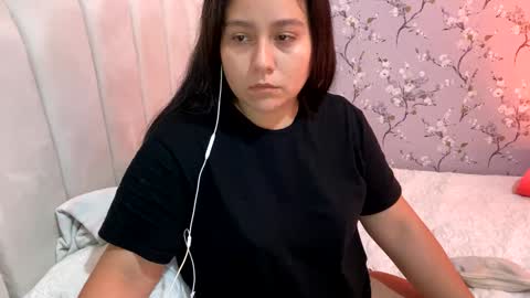 Snapshot of laura_d23 chatting on January 8, 2025, 2:14 am laura online show from January 8, 2025, 2:14 am