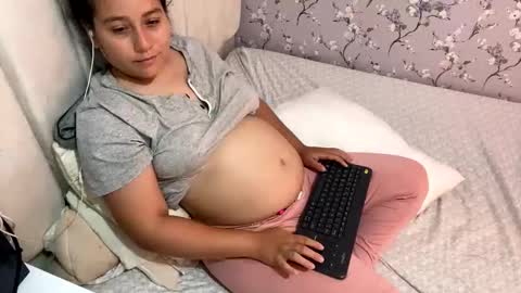 Snapshot of laura_d23 chatting on February 22, 2025, 6:50 am laura online show from February 22, 2025, 6:50 am