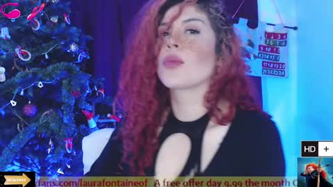Snapshot of laura_fountain_ chatting on December 12, 2024, 2:04 am weedcam Curly Laura OF online show from December 12, 2024, 2:04 am