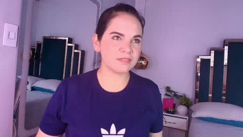 Snapshot of laura_hotties chatting on May 31, 2026, 1:07 pm laura hotties online show from May 31, 2026, 1:07 pm