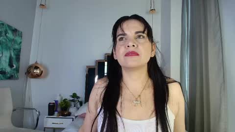 Snapshot of laura_hotties chatting on June 5, 2026, 5:40 pm laura hotties online show from June 5, 2026, 5:40 pm