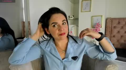 Snapshot of laura_hotties chatting on June 17, 2026, 5:25 pm laura hotties online show from June 17, 2026, 5:25 pm