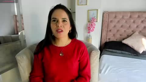 Snapshot of laura_hotties chatting on June 20, 2026, 1:36 pm laura hotties online show from June 20, 2026, 1:36 pm