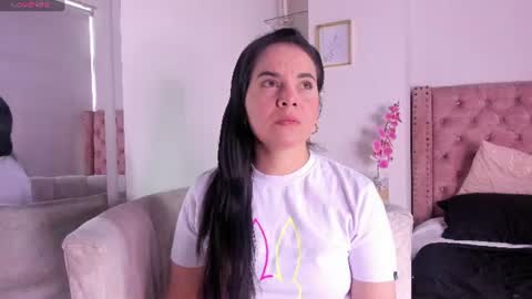Snapshot of laura_hotties chatting on July 12, 2026, 1:35 pm laura hotties online show from July 12, 2026, 1:35 pm