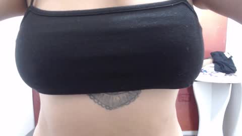 Snapshot of laura_hotyy chatting on September 19, 2025, 2:07 pm Laura online show from September 19, 2025, 2:07 pm