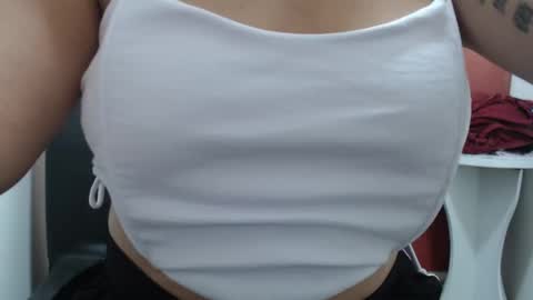 Snapshot of laura_hotyy chatting on September 20, 2025, 1:23 pm Laura online show from September 20, 2025, 1:23 pm