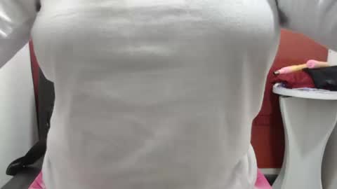 Snapshot of laura_hotyy chatting on September 29, 2025, 2:22 pm Laura online show from September 29, 2025, 2:22 pm