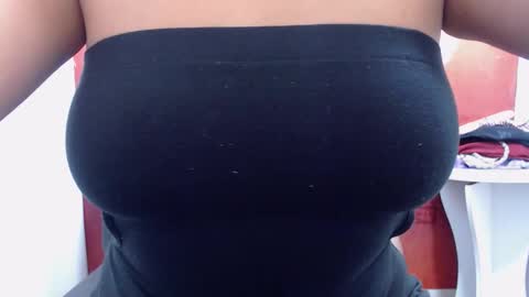 Snapshot of laura_hotyy chatting on October 17, 2025, 4:09 pm Laura online show from October 17, 2025, 4:09 pm