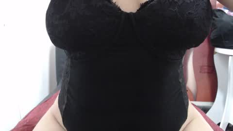 Snapshot of laura_hotyy chatting on November 1, 2025, 1:13 pm Laura online show from November 1, 2025, 1:13 pm