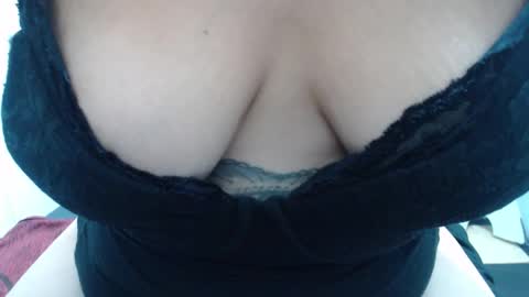 Snapshot of laura_hotyy chatting on November 14, 2025, 2:38 pm Laura online show from November 14, 2025, 2:38 pm