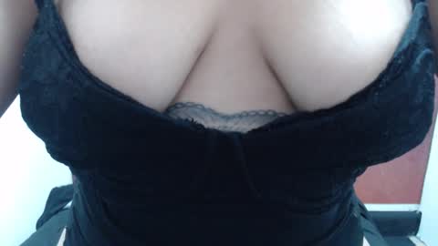 Snapshot of laura_hotyy chatting on February 13, 2026, 2:35 pm Laura online show from February 13, 2026, 2:35 pm