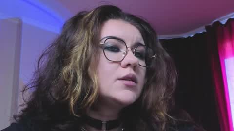 Snapshot of laura_karamazov chatting on October 8, 2025, 12:14 pm Miss Laura online show from October 8, 2025, 12:14 pm