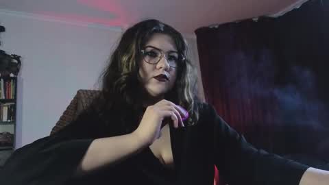 Snapshot of laura_karamazov chatting on December 3, 2025, 10:57 am Miss Laura online show from December 3, 2025, 10:57 am