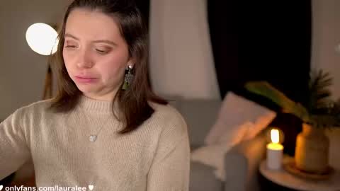 Laura Lee. online show from September 12, 2025, 2:00 am