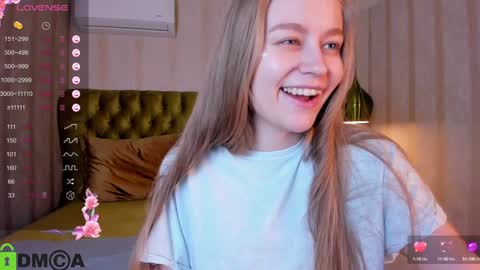 Snapshot of laura_pudd chatting on January 1, 2025, 4:50 pm Laura online show from January 1, 2025, 4:50 pm