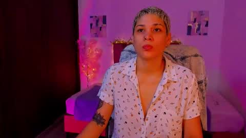 Snapshot of laura_r23 chatting on October 13, 2025, 6:19 pm Laura Rose online show from October 13, 2025, 6:19 pm