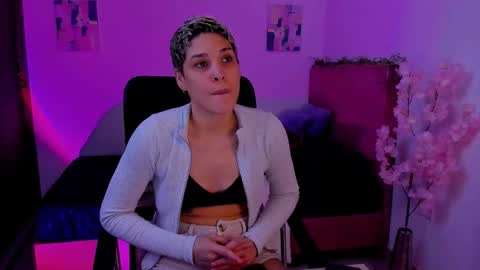 Snapshot of laura_r23 chatting on November 6, 2025, 11:04 pm Laura Rose online show from November 6, 2025, 11:04 pm