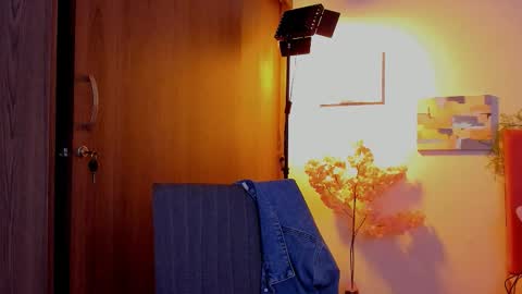 Snapshot of laura_r23 chatting on March 21, 2026, 3:22 am Laura Rose online show from March 21, 2026, 3:22 am