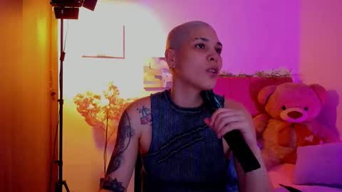 Snapshot of laura_r23 chatting on March 21, 2026, 8:19 am Laura Rose online show from March 21, 2026, 8:19 am