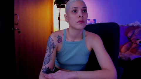 Snapshot of laura_r23 chatting on April 17, 2026, 4:48 am Laura Rose online show from April 17, 2026, 4:48 am
