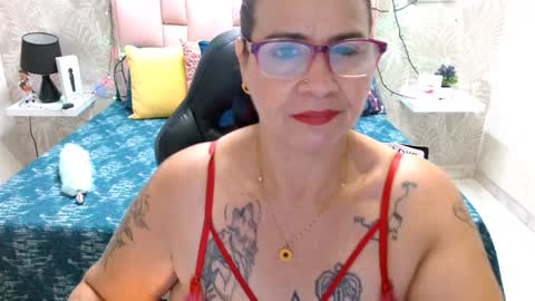 Snapshot of laura_riley chatting on December 27, 2024, 2:54 pm Laura online show from December 27, 2024, 2:54 pm